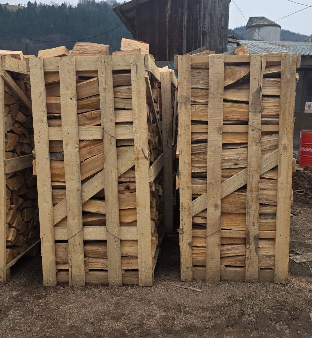 Lemn de foc gata de livrare